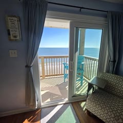 Shore Beats Work - Oceanfront New Balcony 3rd Flr