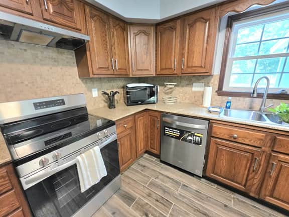 Coastal Comfort Close to Camp Lejeune - Image 3